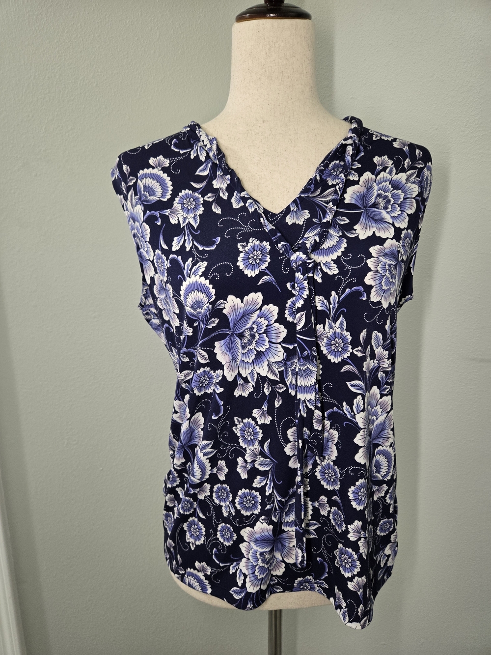 Tahari Navy Blue and White Floral Tie-Detail Sleeveless Top